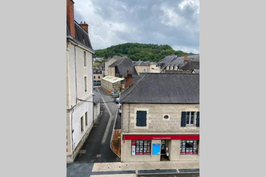 Charmant appartement aux portes du Périgord noir Terrasson Esterno foto