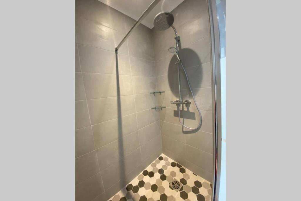 Charmant appartement aux portes du Périgord noir Terrasson Esterno foto